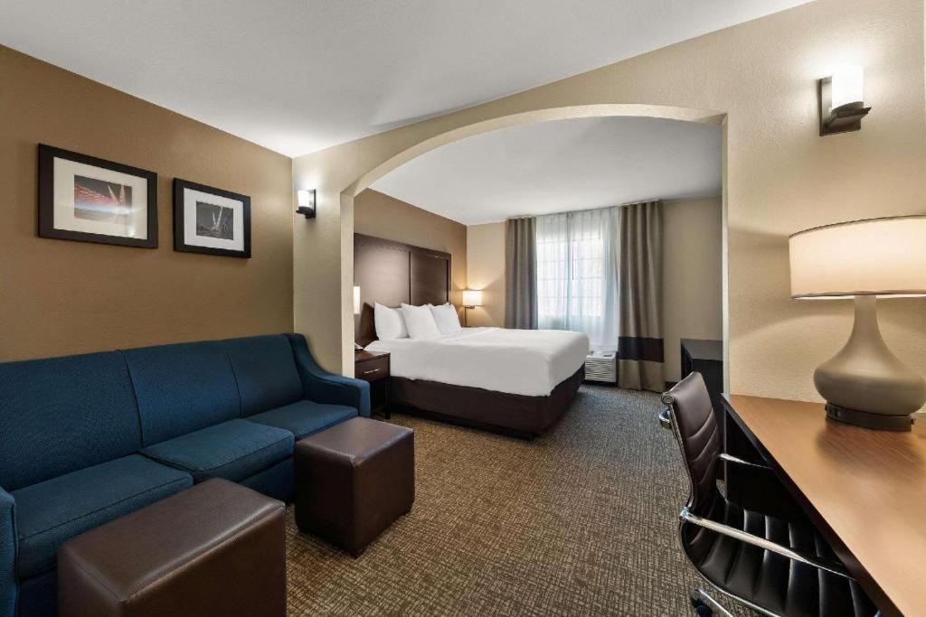 Comfort Inn & Suites Atoka Экстерьер фото