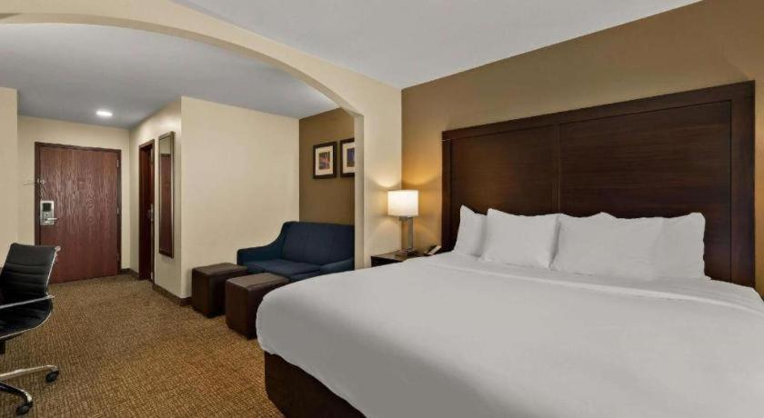 Comfort Inn & Suites Atoka Экстерьер фото